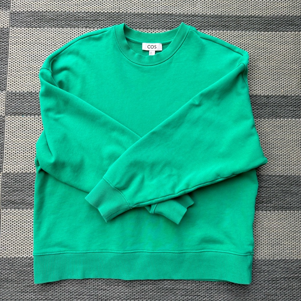 COS Women’s Green sweatshirt S